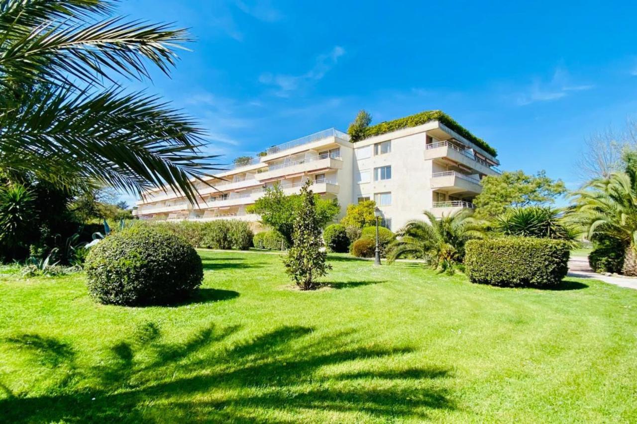 Apartmán Charming Studio With Pool In Saint Tropez Exteriér fotografie